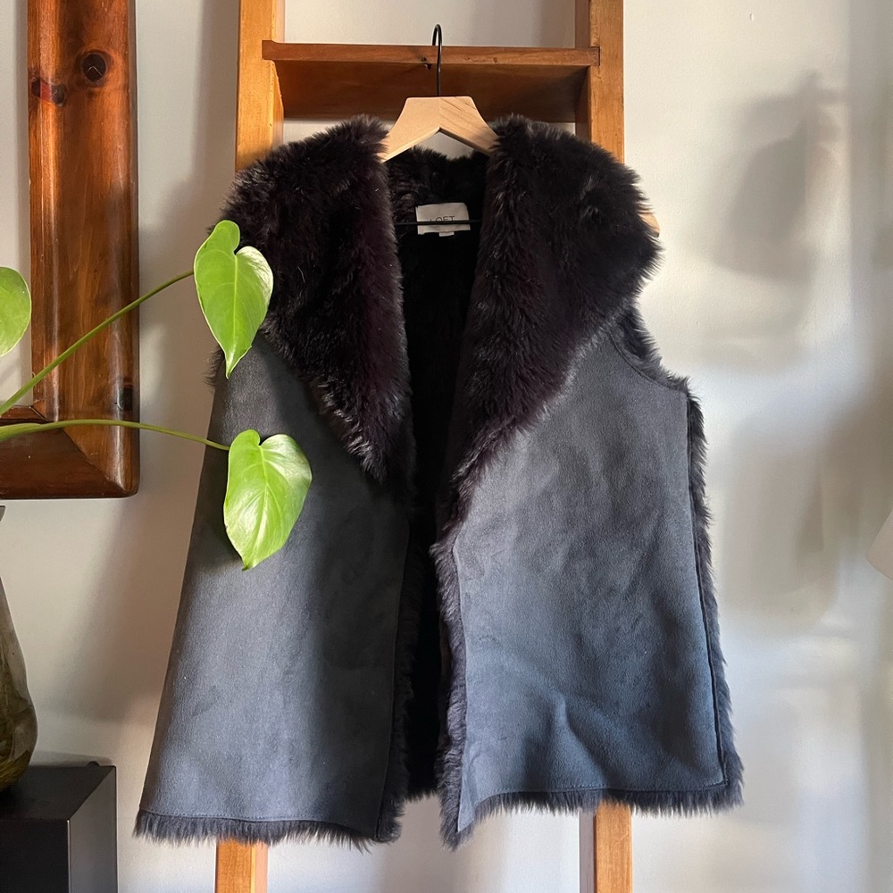 Loft SZ M Dark Grey Reversible Faux Suede and Fur Vest!